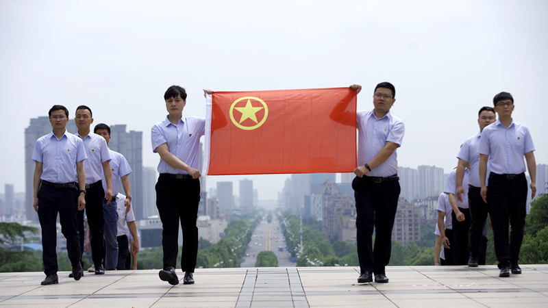 道路分公司團總支開展“百年青春向黨 賡續(xù)紅色基因”主題團日活動 (2)